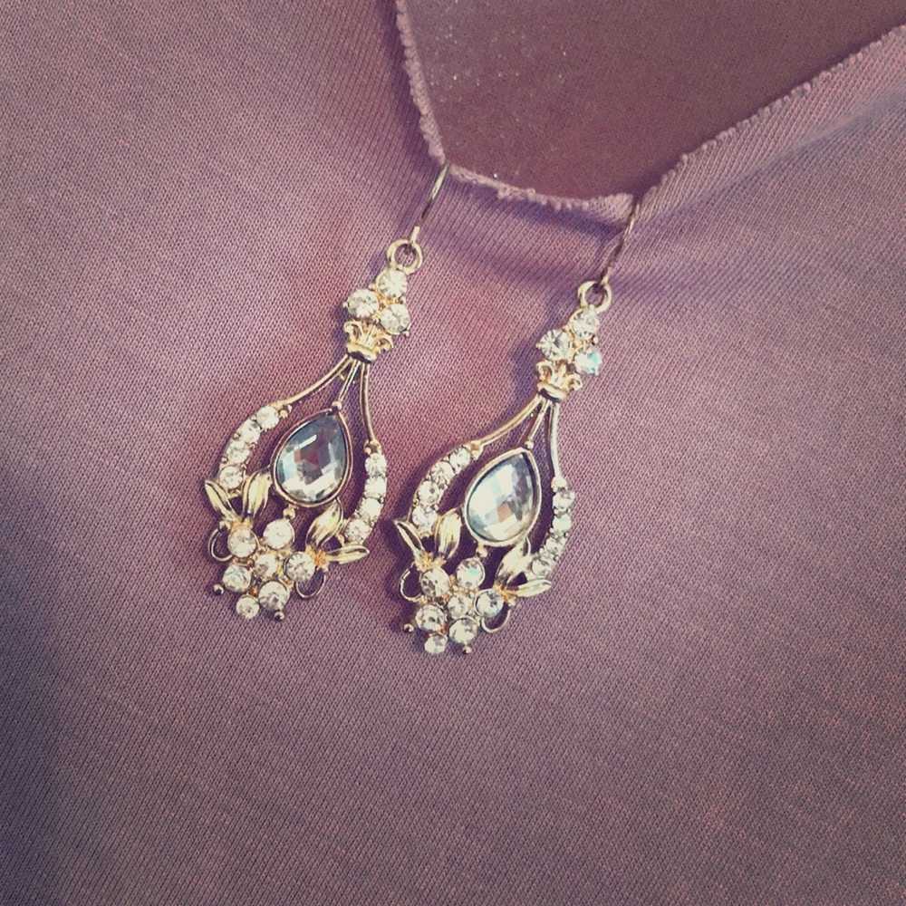 Charming Charlie Gold chandelier earrings